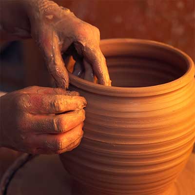 Pottery spinning